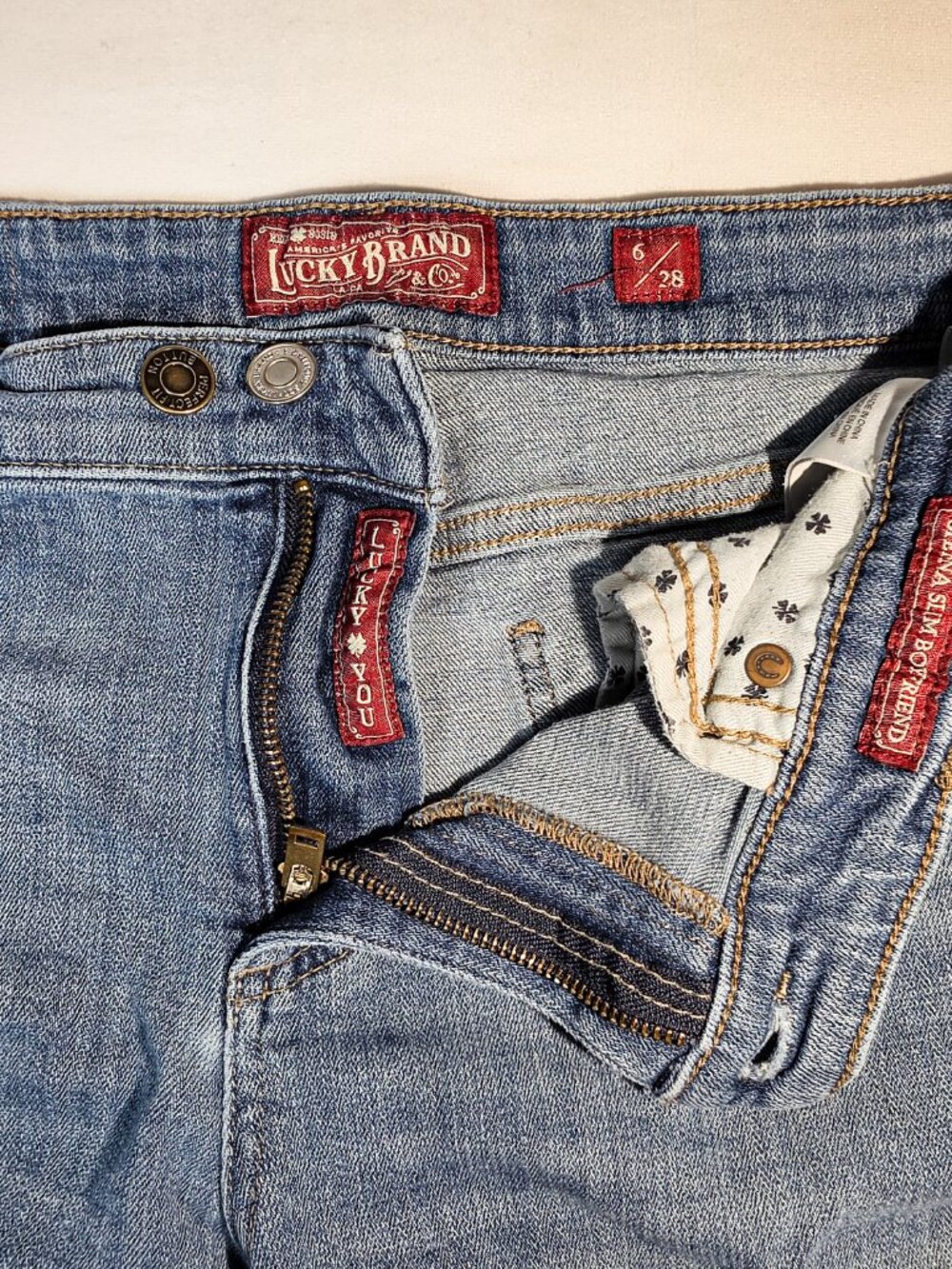 Lucky Brand Jeans Womens size 6 / 28 Slim Boyfriend Lucky You